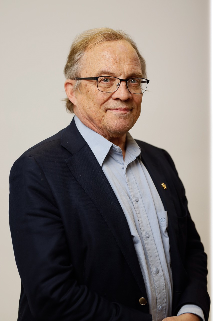 Merenkulun turvallisuuspalkinto professori Pentti Kujalalle